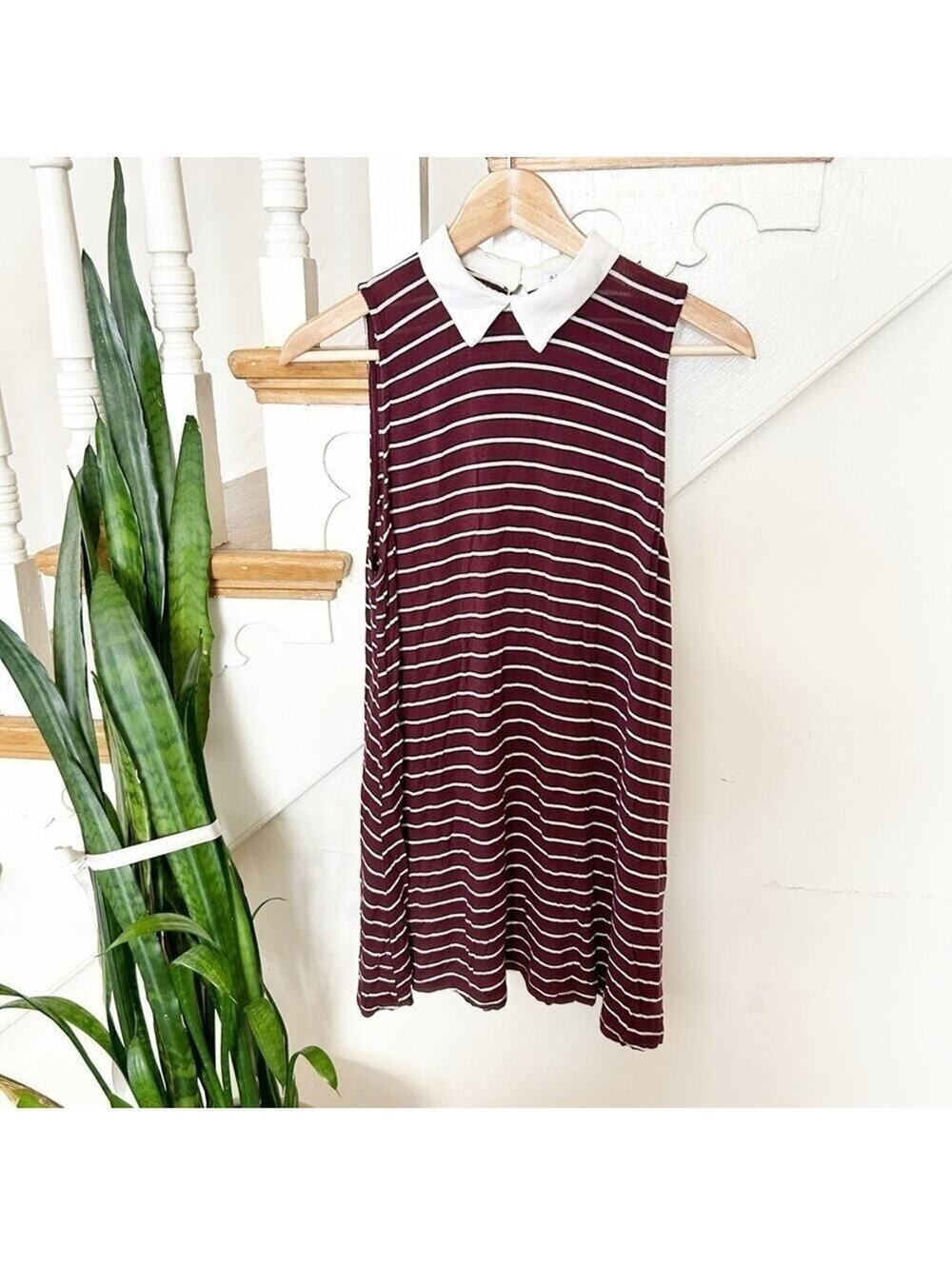 Subdued sleeveless swing dress with a Peter Pan collar Striped Size One Size